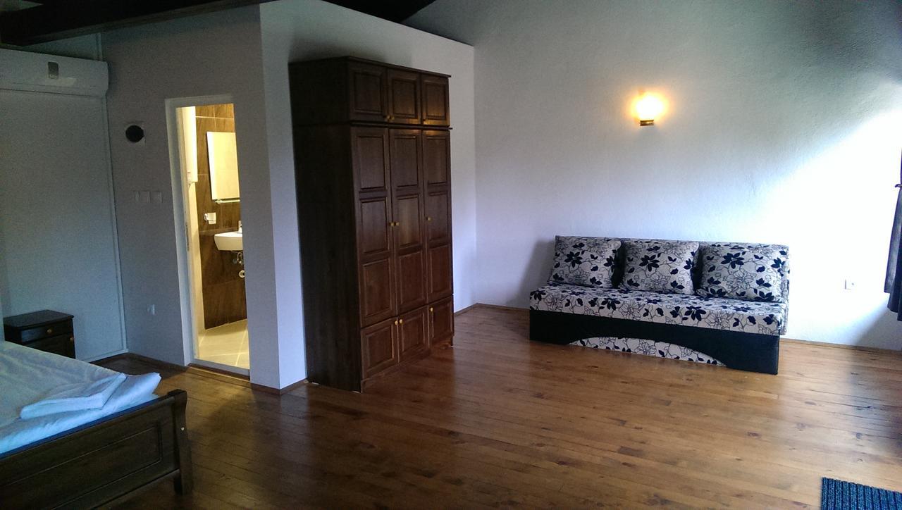 Hotel Ethnocomplex Krivini Esterno foto