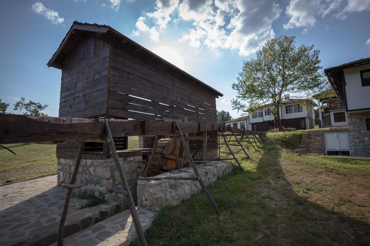 Hotel Ethnocomplex Krivini Esterno foto