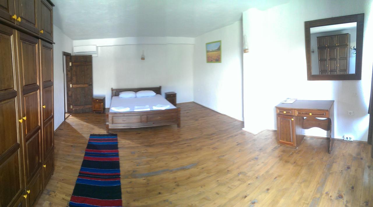 Hotel Ethnocomplex Krivini Esterno foto